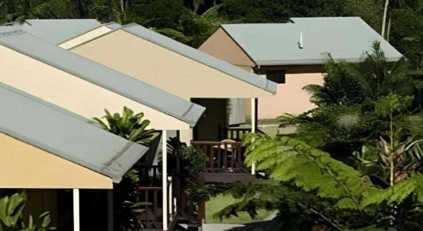 Governors Lodge Resort Hotel Burnt Pine Exterior photo
